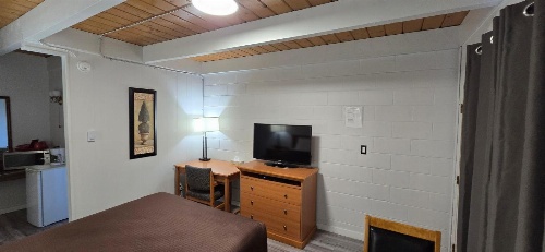 Flamingo Motel image 3